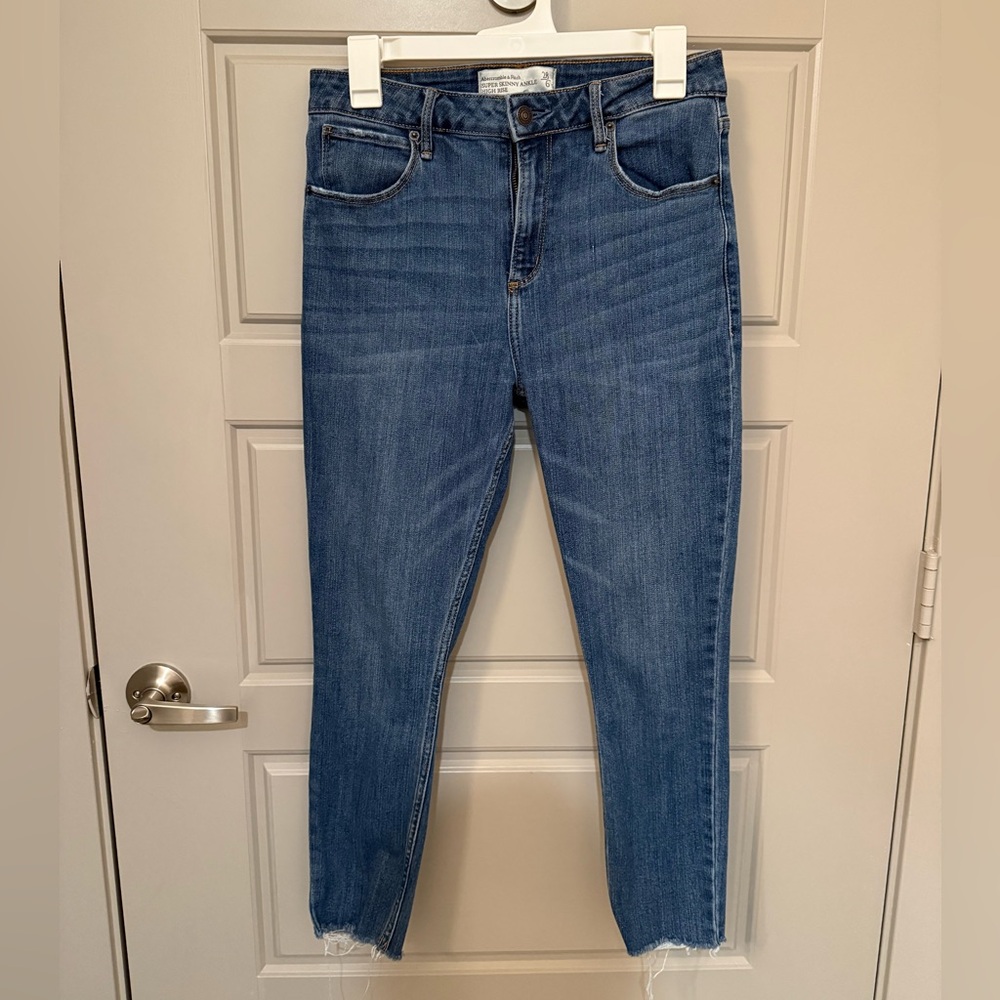 Abercrombie Super Skinny Ankle Jean